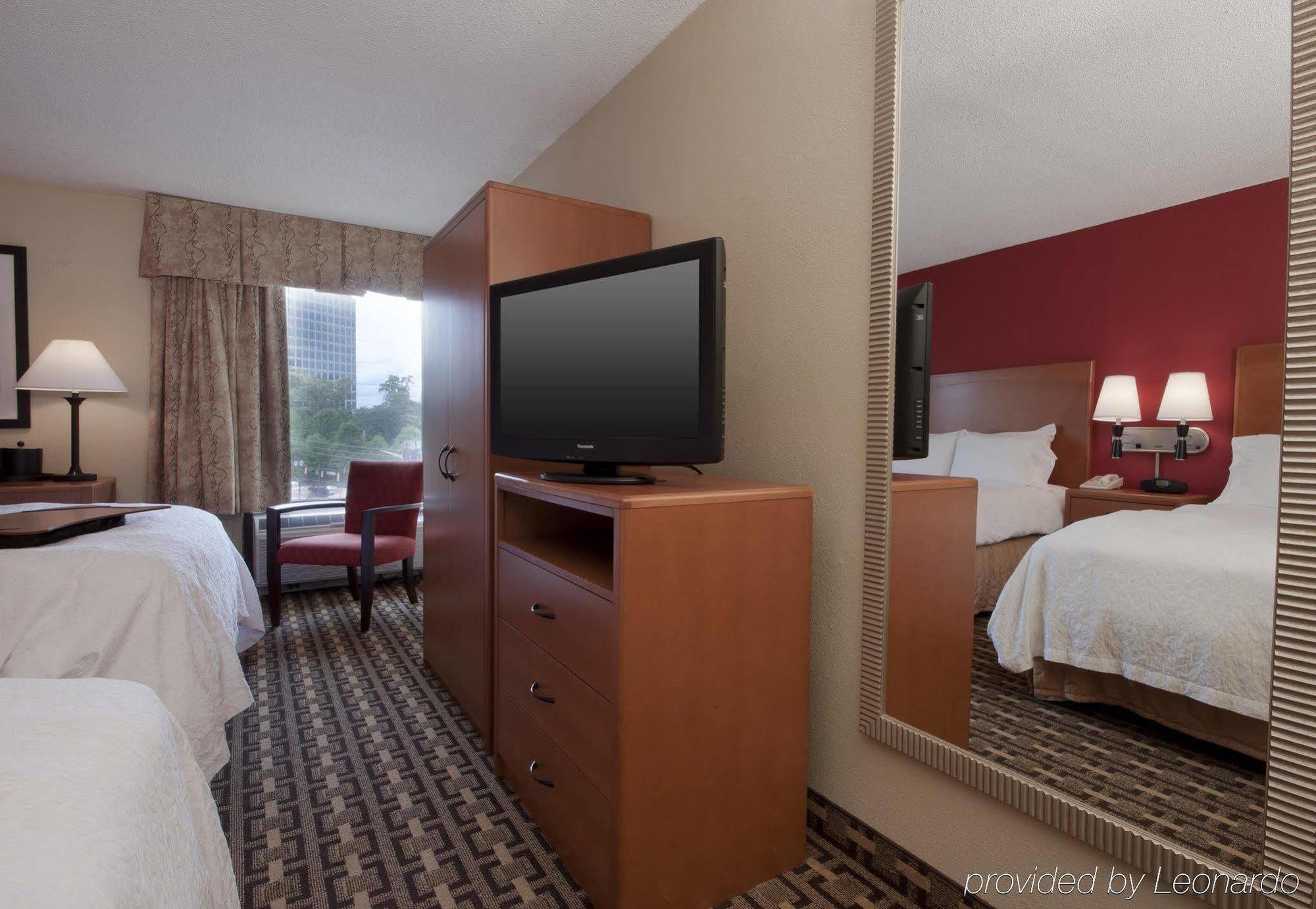 Hampton Inn Atlanta-Buckhead Bagian luar foto